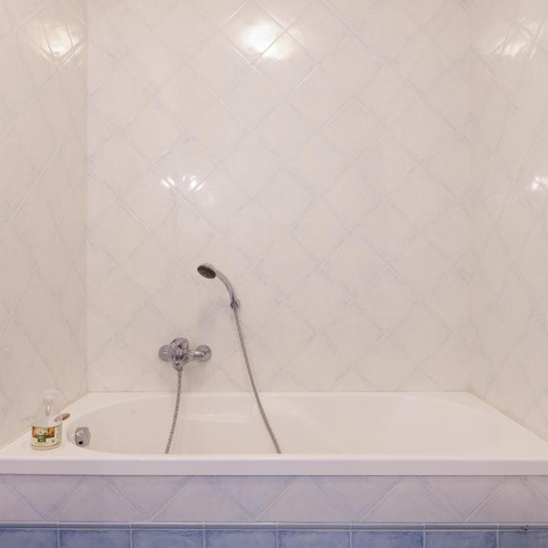 Lucherini 12 - Grande Appartamento Centro - Appartamento con 2 Camere da Letto e Terrazza - 25