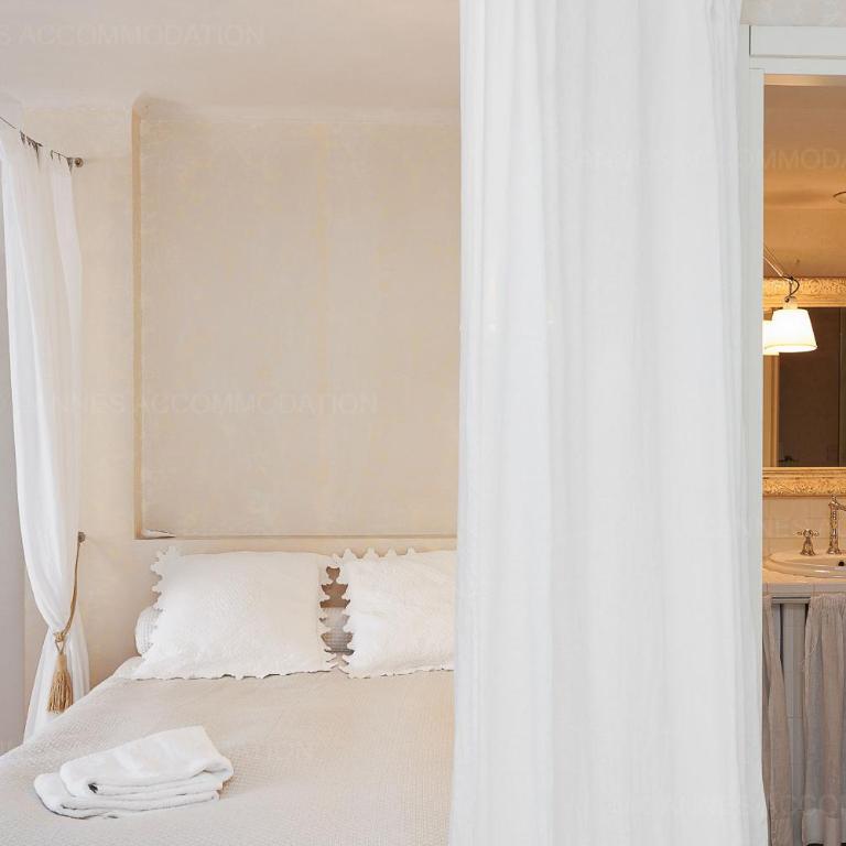 CG Armenonville White - Studio - 7