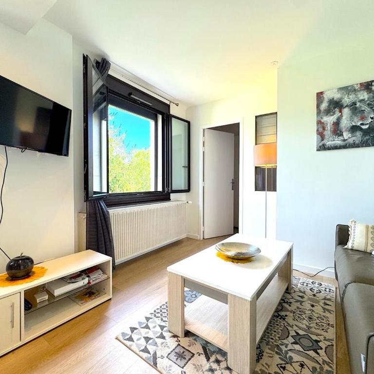 Appartement 3 chambres vue sur Annecy dans maison avec climatisation - Appartement 3 Chambres avec Vue sur la Montagne - 1