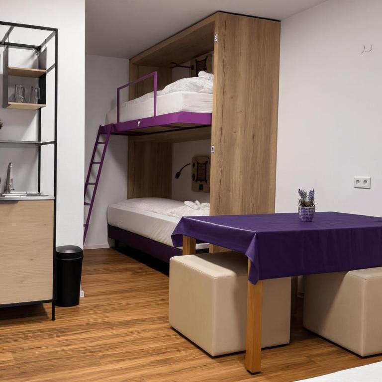 Hotelkonkurrenz Hostel - Familienzimmer mit eigenem Bad - 3