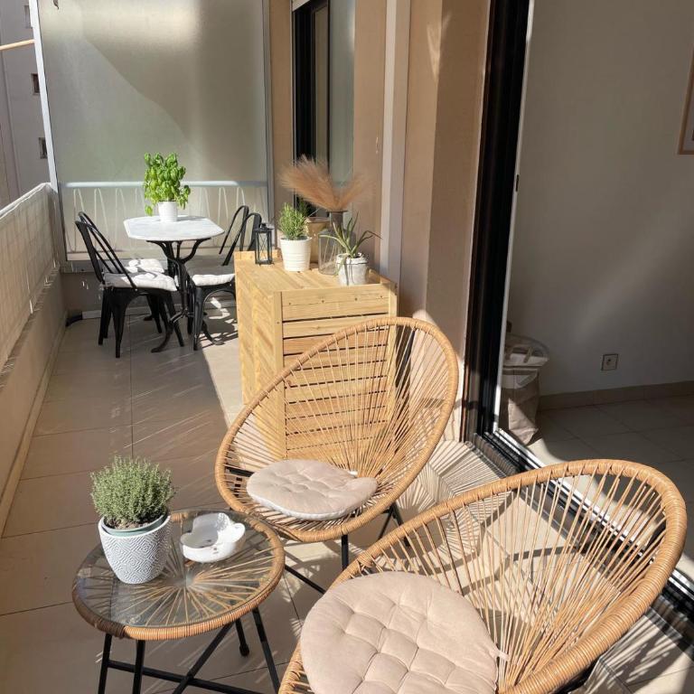Le Niquet spacious 2-bedroom apartment in the heart of Antibes - Appartement - 1