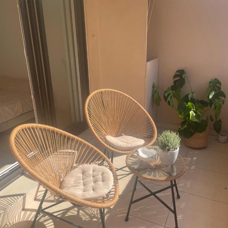 Le Niquet spacious 2-bedroom apartment in the heart of Antibes - Appartement - 2