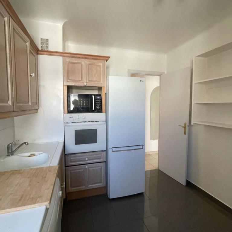 Le Niquet spacious 2-bedroom apartment in the heart of Antibes - Appartement - 24