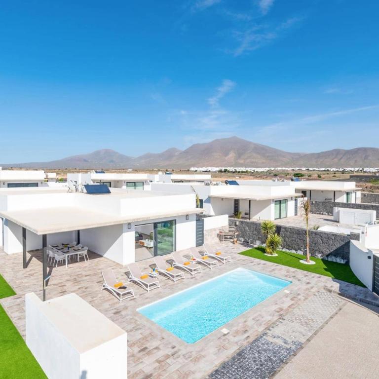Villa Sibisse by Villa Plus - Villa - 3
