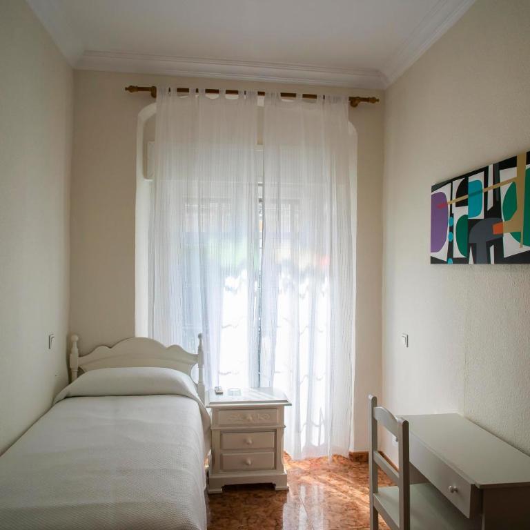 Pensión Dulces Sueños - Habitación Individual con baño compartido - 8