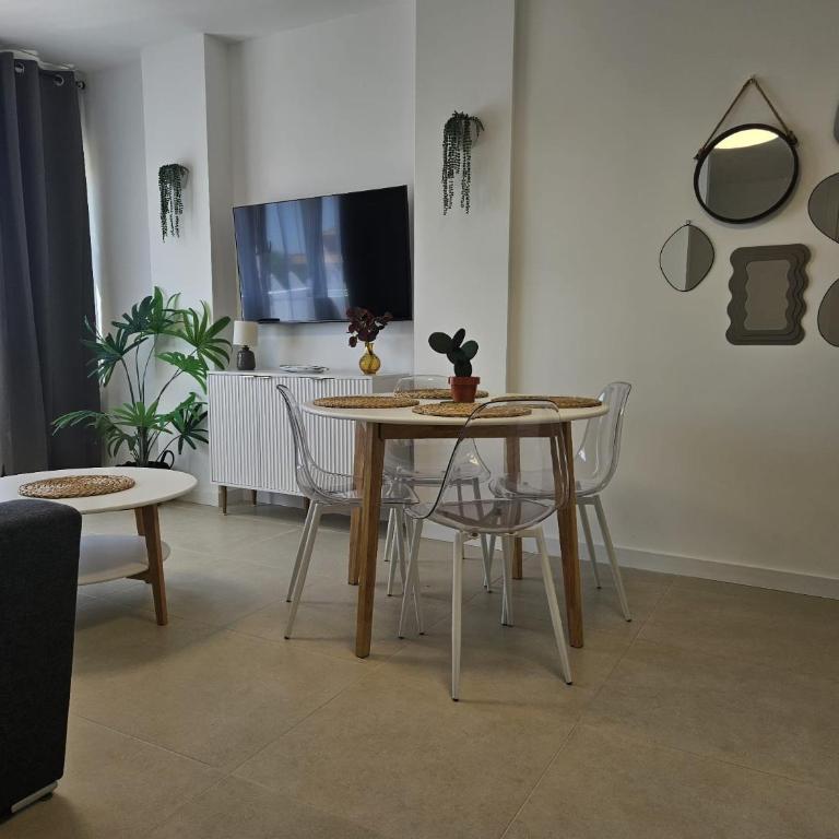 Under the Palm Trees - One-Bedroom Apartment - 35
