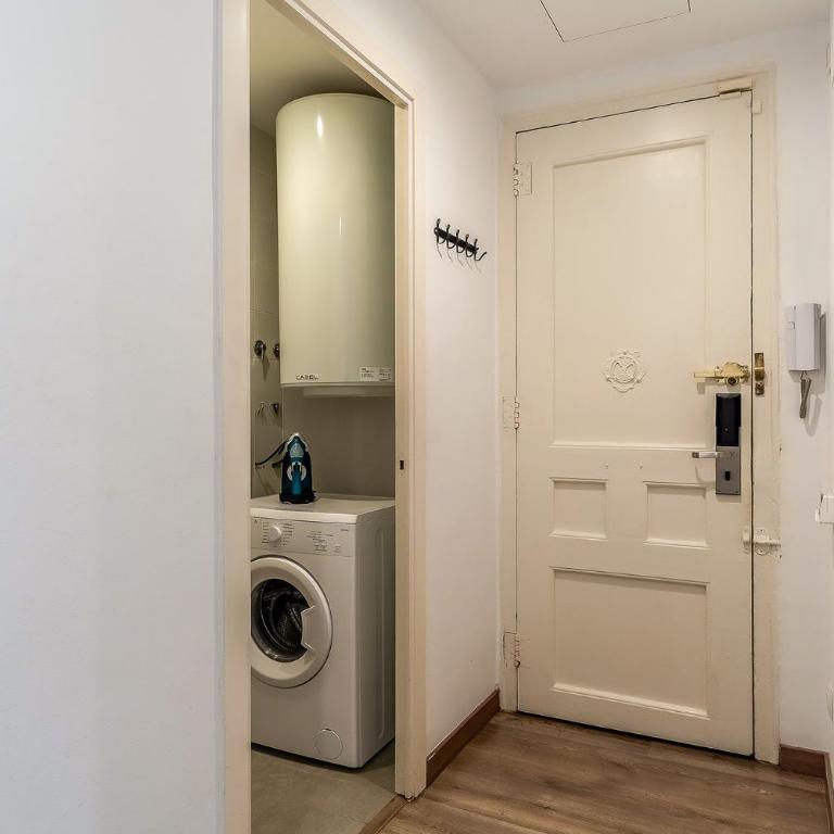 AB Margarit Apartments - Apartment with Balcony 2 - 1
