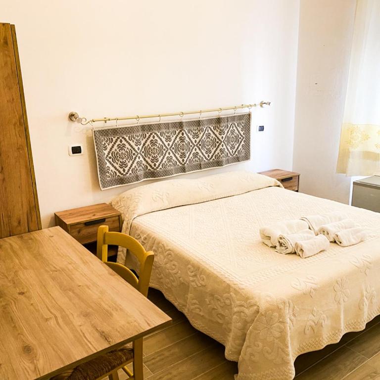 Carrabuffas Rooms - Camera Matrimoniale con Bagno Privato - 3