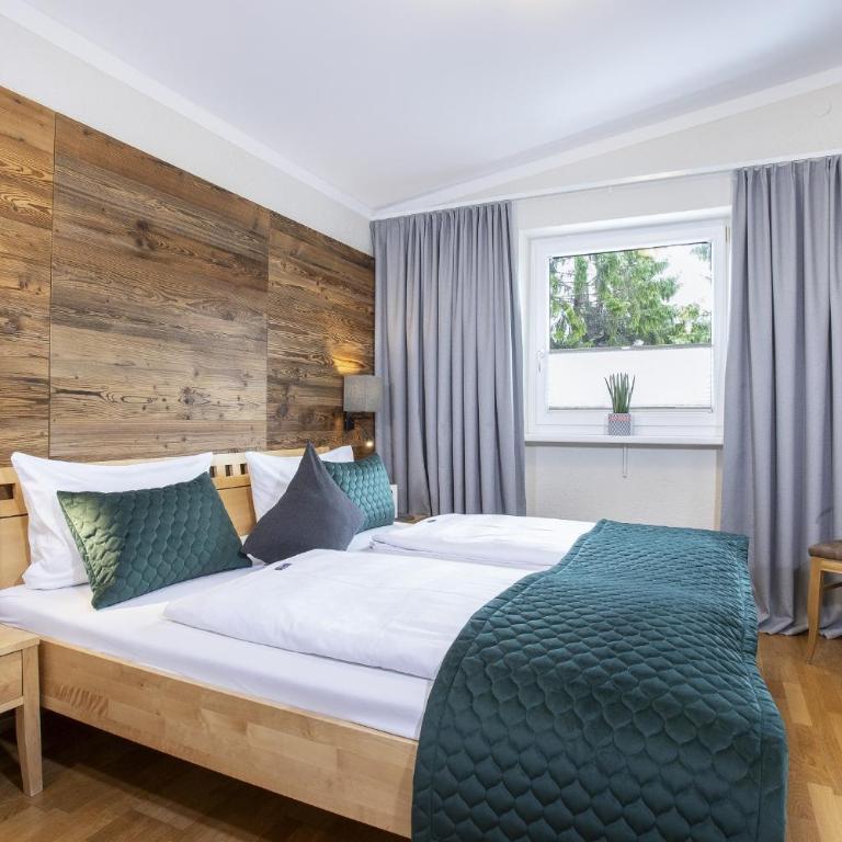 Apartment Karwendelblick - Doppelzimmer mit Balkon - 3