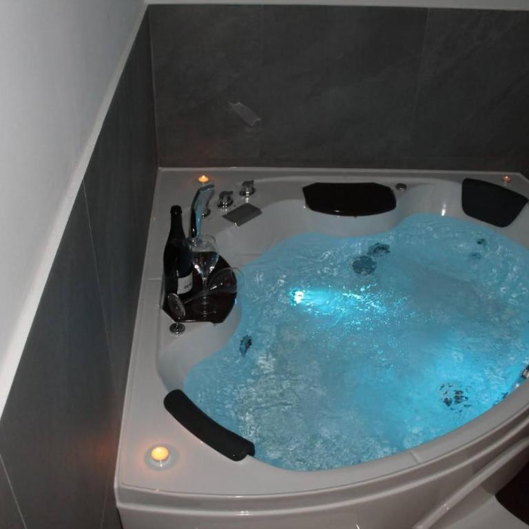 Hotel Carlone - Suite con Vasca Idromassaggio - 12