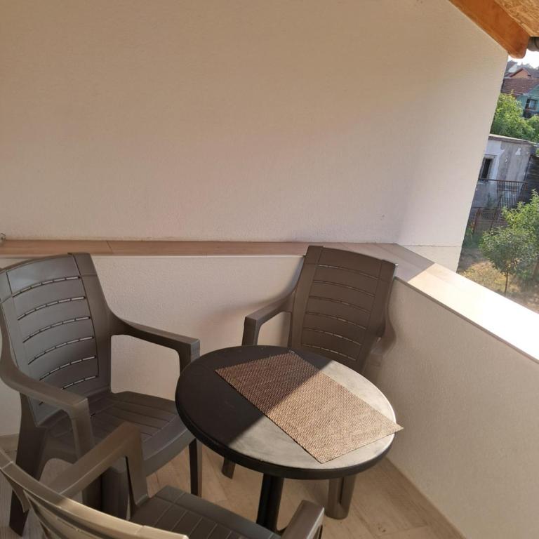 Apartmani Ana S - One-Bedroom Apartment with Balcony - 2