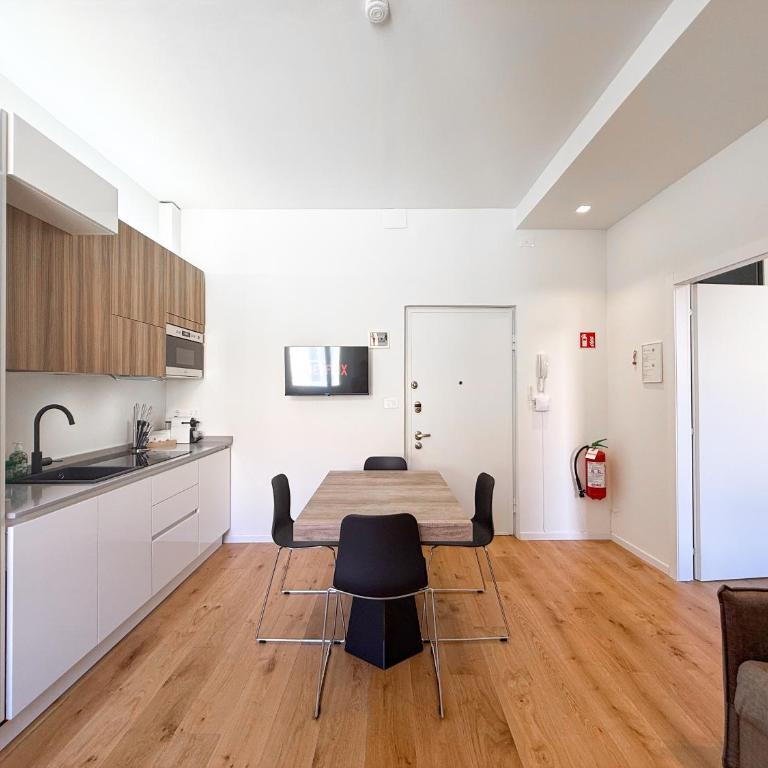Porta Romana, Fermata Tram sotto casa, WiFi veloce - Appartamento con 1 Camera da Letto - 2