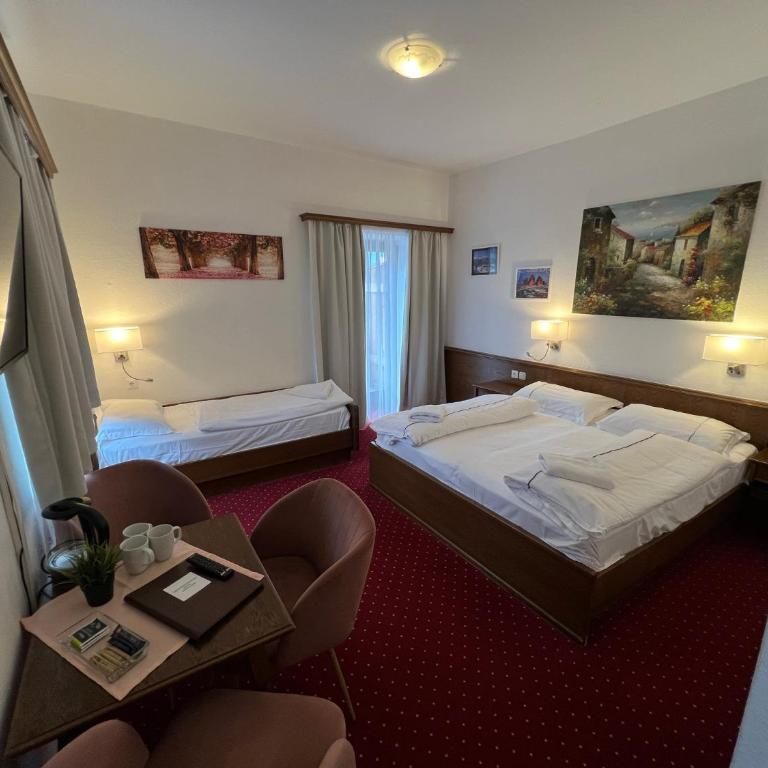 Hotel Köppeleck - Dreibettzimmer - 4