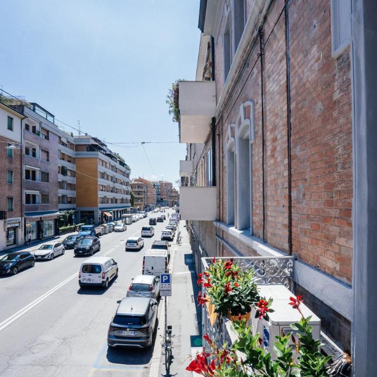 Happy Home Spazioso Trilocale Bologna a Due Passi Dal Centro - Two-Bedroom Apartment - 8