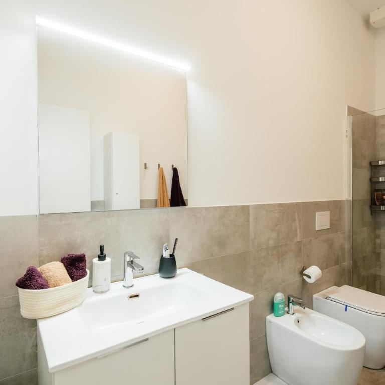 Happy Home Spazioso Trilocale Bologna a Due Passi Dal Centro - Two-Bedroom Apartment - 23