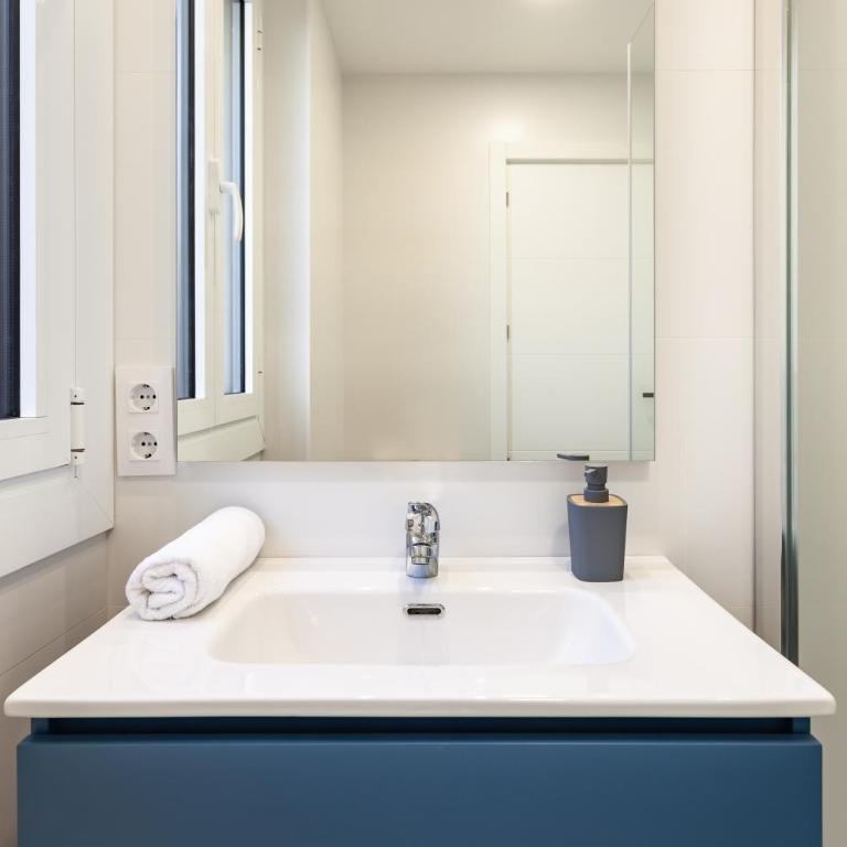 Art House Travessera de Gràcia-2 - One-Bedroom Apartment - 6