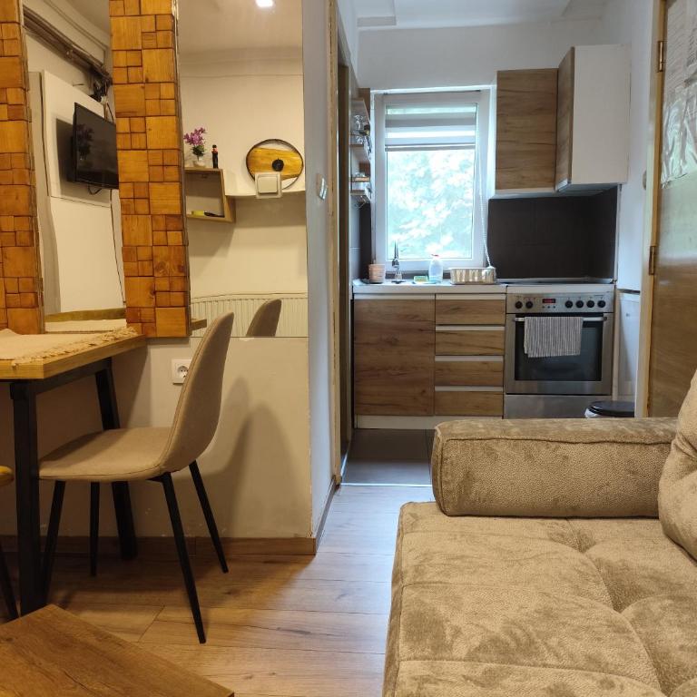 Garmani - One-Bedroom Apartment - 2