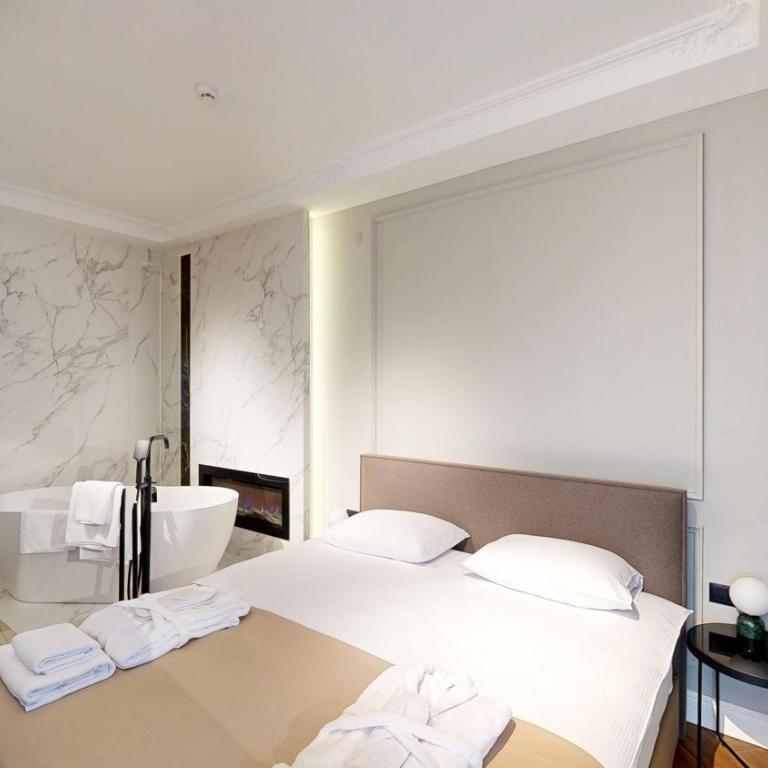 Ideal Apartments - Royal Apartment with City View - 9