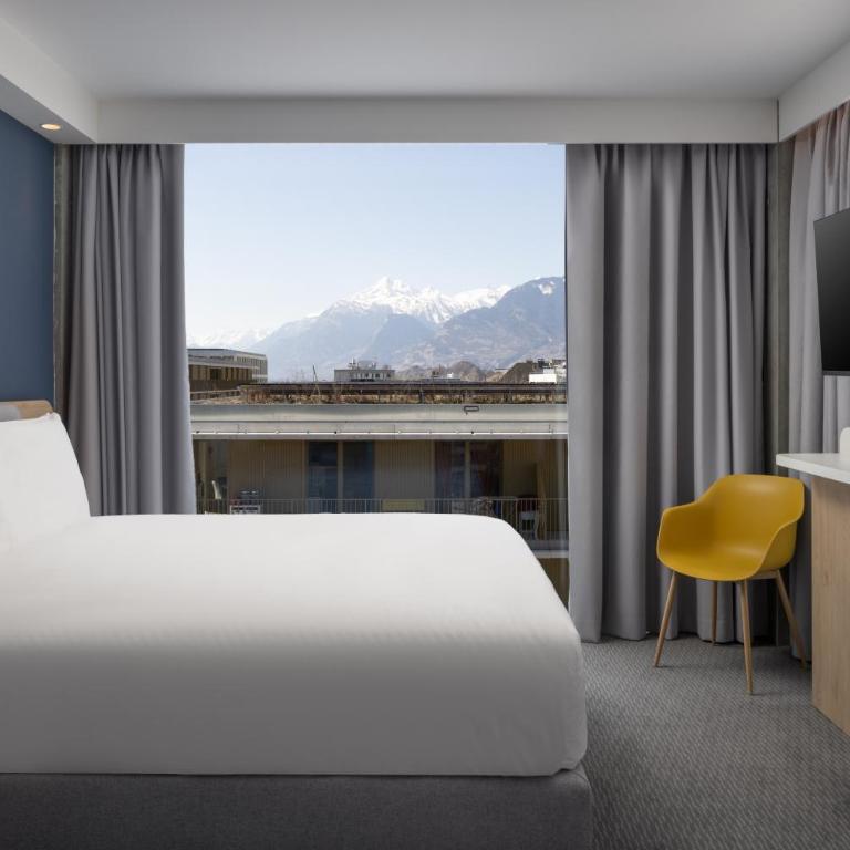 Holiday Inn Express & Suites Sion by IHG - Standard Zimmer mit Queensize-Bett - Barrierefrei - 1