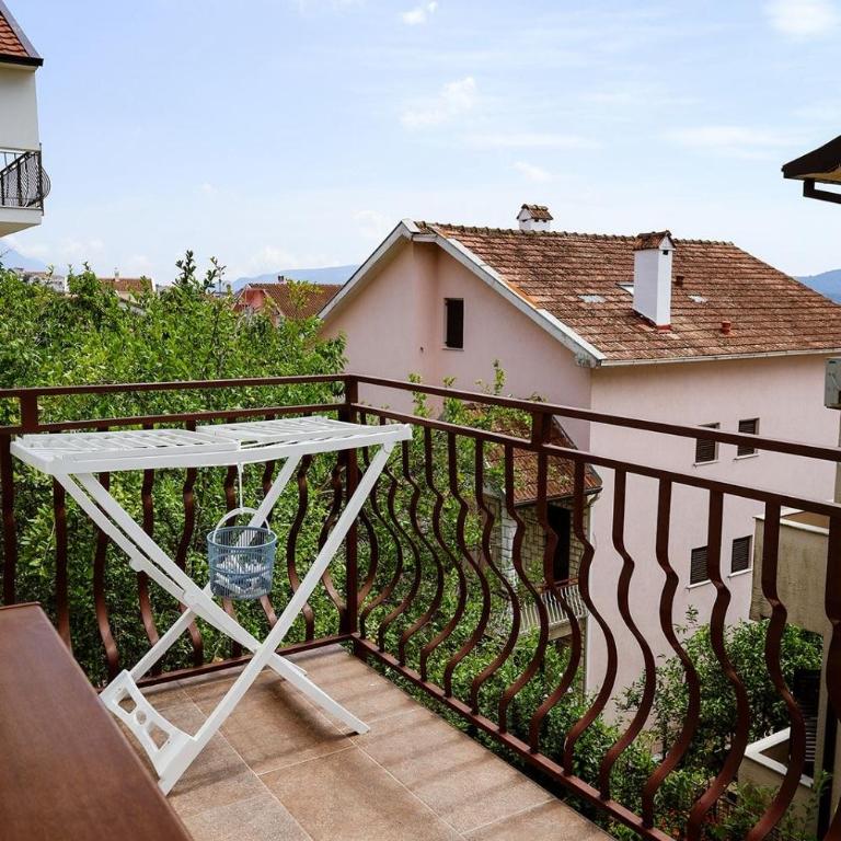 One Bedroom Apartment S - One-Bedroom Apartment - 12