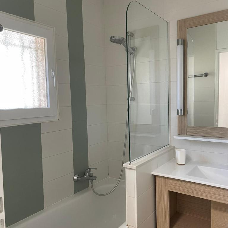 Appartement WiFi parking, tennis, piscine au mileu des golfs de Valescure - Apartment mit 1 Schlafzimmer - 10