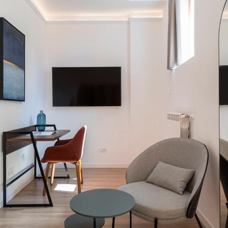 RELSTAY - Amendola - Deluxe Double Room with Balcony - 9