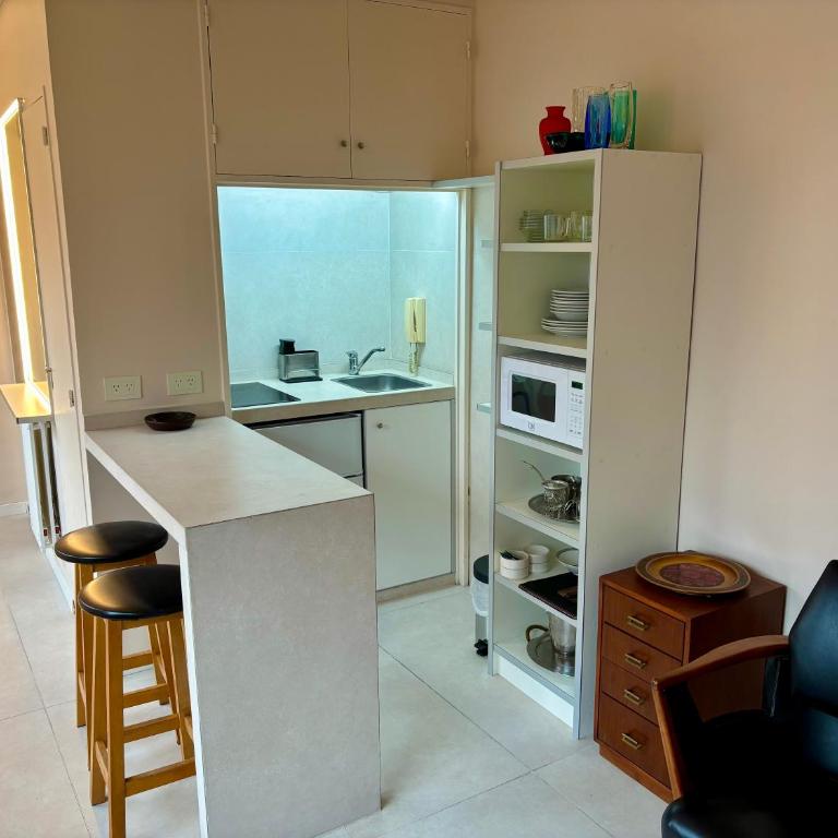 Moderno departamento sobre Av Corrientes con garage para autos - Apartamento de 1 dormitorio - 5