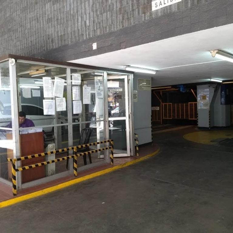 Moderno departamento sobre Av Corrientes con garage para autos - Apartamento de 1 dormitorio - 18
