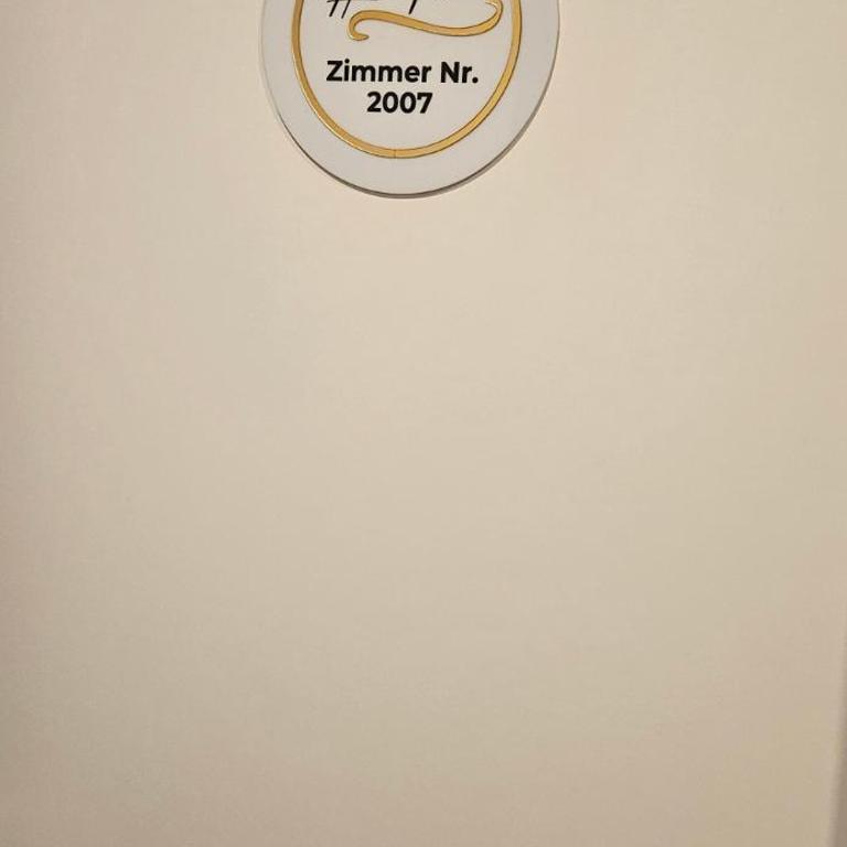 My Wolly Hostel Füssen - Zweibettzimmer mit eigenem Bad - 8