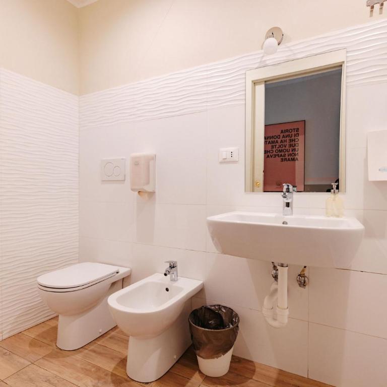 Tomato Backpackers - Dormitorio Misto con 4 Letti - 7
