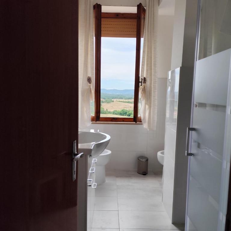 Siena Alta, Ospitalità con Vista - Camera Matrimoniale/Doppia con Letti Singoli con Bagno in Comune - 6