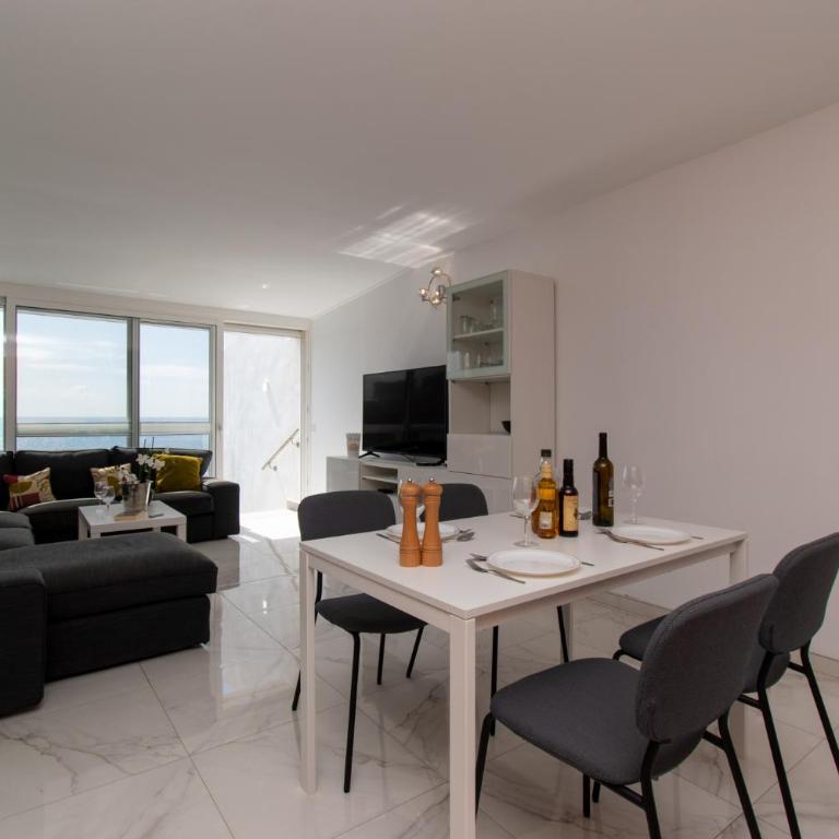 Lovely 1 Bedroom Apartment With Sea Views - Apartamento de 1 dormitorio - 9