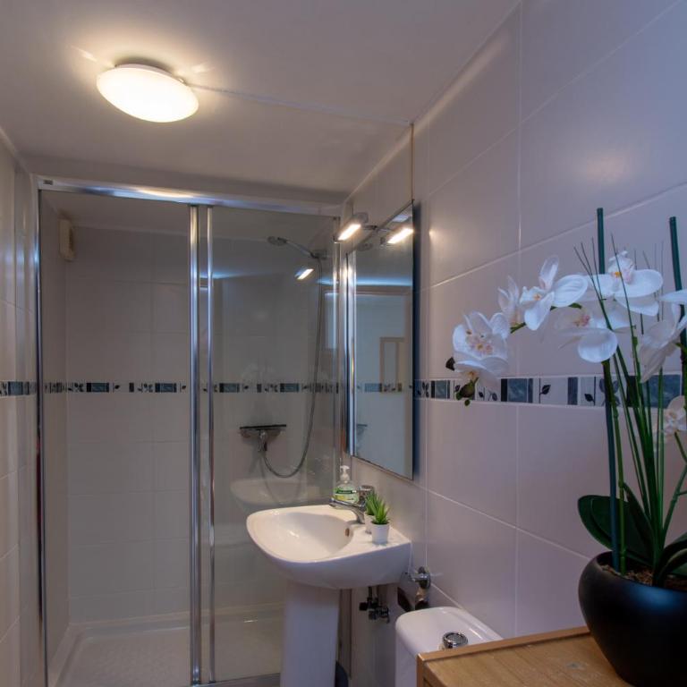 Lovely 1 Bedroom Apartment With Sea Views - Apartamento de 1 dormitorio - 14