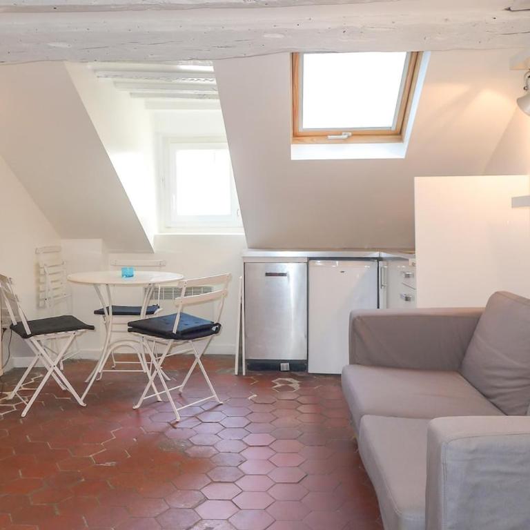 Saint Paul, rue Pavee, duplex - ID 1049 - Appartement - 17