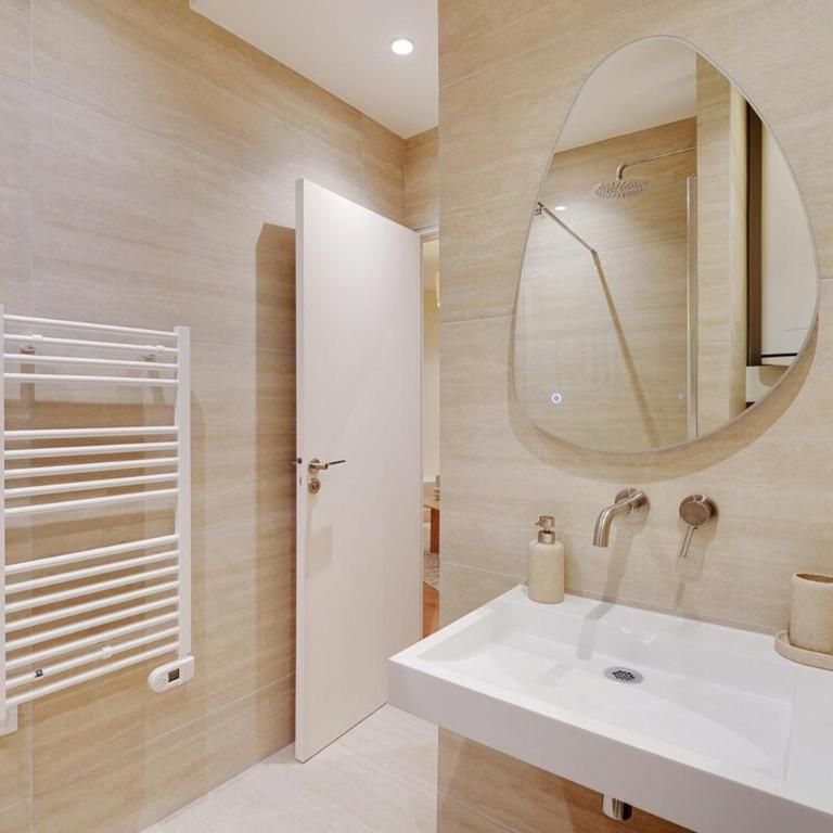 Appartement haut de gamme avec 2 salles de bains et climatisation au cœur du Marais - Appartement 1 Chambre - 5