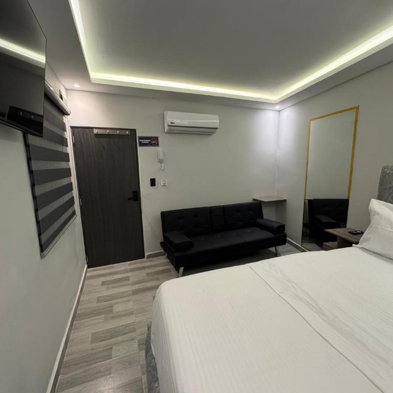 Hotel Casa Rueda - Standard Twin Room with Sofa - 2