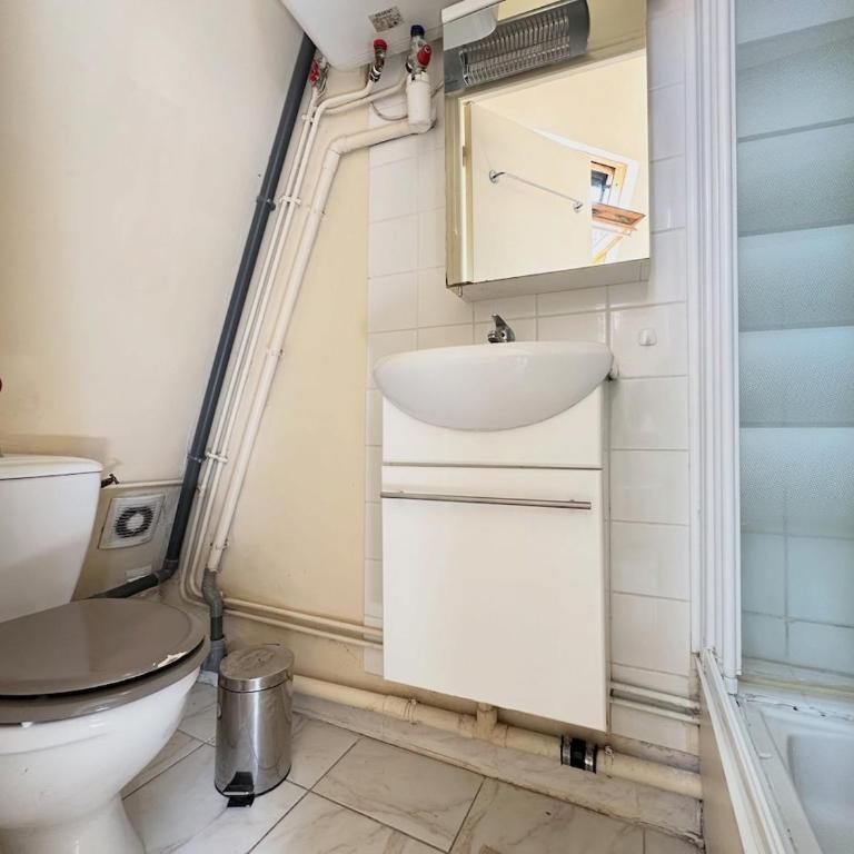 Charming Studio in Central Paris Near the Seine N1-242 - One-Bedroom Apartment - 3