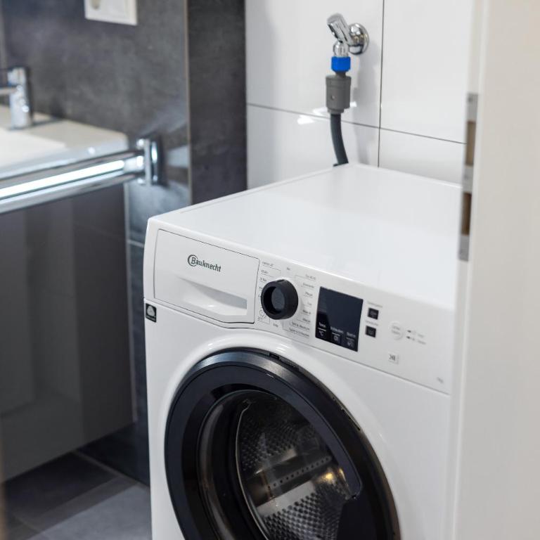 SONNENglück - Großes Apartment für 8 im Zentrum mit flexiblen Betten, Balkon & Parkplatz - Apartment mit 2 Schlafzimmern - 25