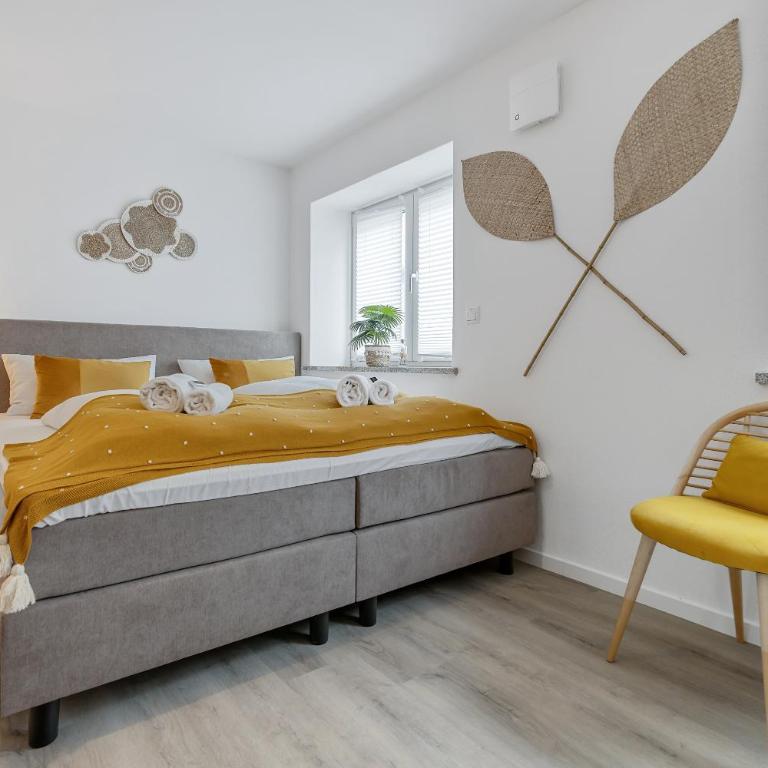 SONNENglück - Großes Apartment für 8 im Zentrum mit flexiblen Betten, Balkon & Parkplatz - Apartment mit 2 Schlafzimmern - 30