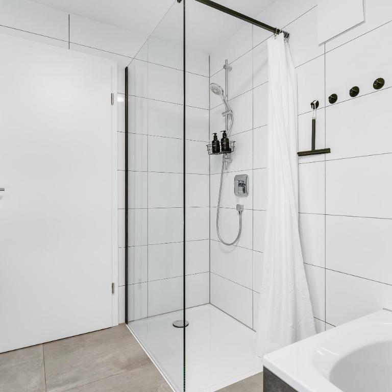 SONNENglück - Großes Apartment für 8 im Zentrum mit flexiblen Betten, Balkon & Parkplatz - Apartment mit 2 Schlafzimmern - 24