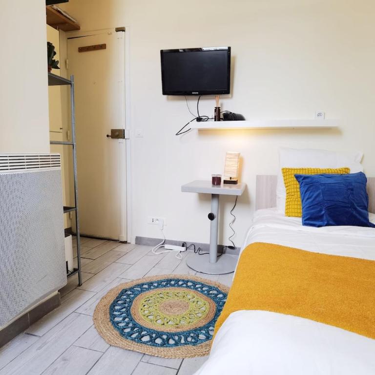 Bright Solo Studio by Hôtel de Ville and Sein river 1mn to Metro N1-241 - Appartement 1 Chambre - 6