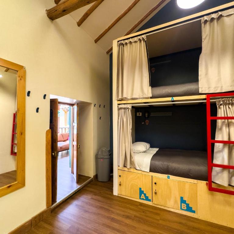 Viajero Cusco Hostel - Bed in 10-Bed Dormitory Room with Bathroom - 2