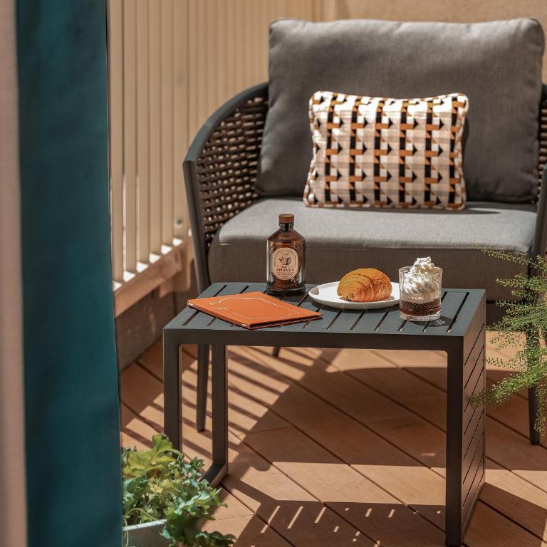 Hôtel Barnett Paris - Chambre Double Supérieure avec Balcon - Sauna Gratuit et Accès à la Salle de Sport - 3