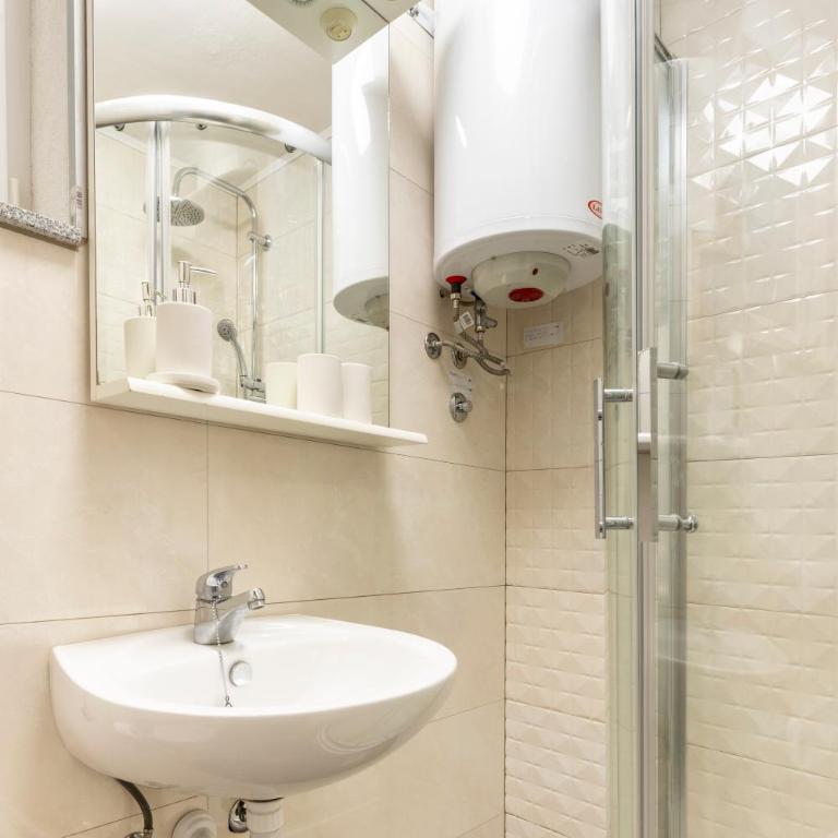 Cozy and Central apartment - Ideal Sarajevo explore base - One-Bedroom Apartment - 14