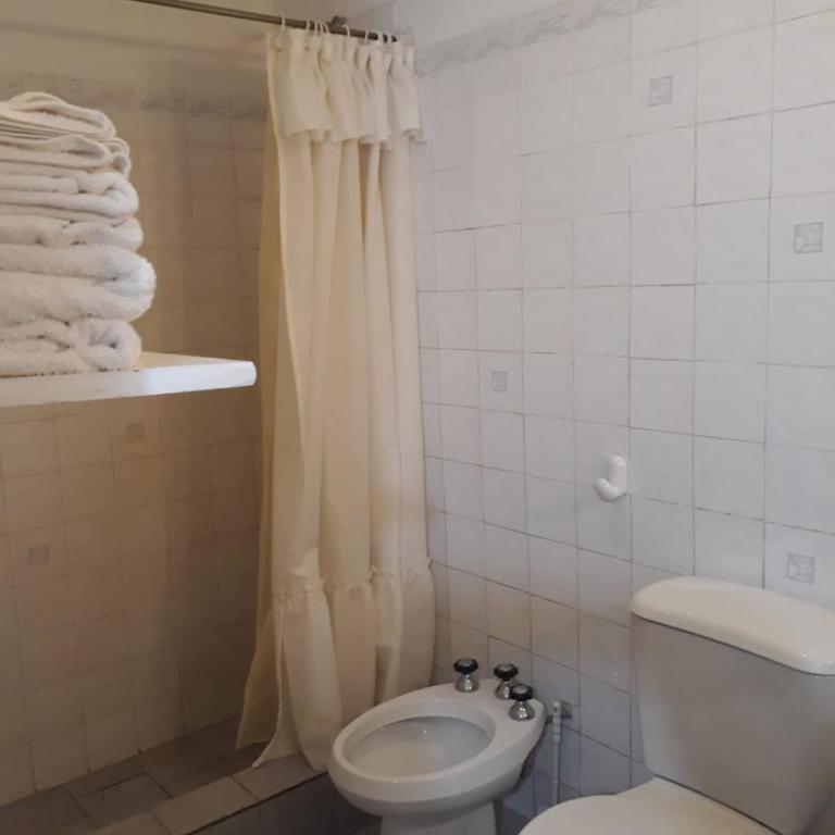 Complejo Lago Chico - Habitación Cuádruple con baño privado - 5