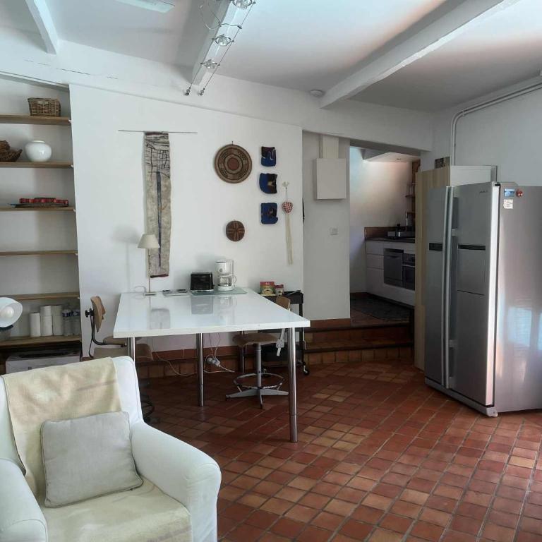 Agréable maison de 65 m2 avec grande piscine - Maison 1 Chambre - 8