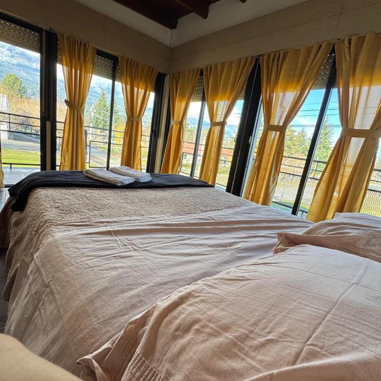 Hostel 360 Patagonia - Deluxe Double or Twin Room with Balcony - 1