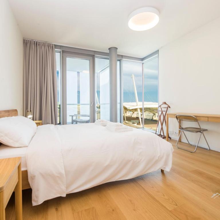 Waterfront Lux | 2BR | A/C| Parking By Tilo - Appartamento con 2 Camere da Letto e Vista Mare - 9