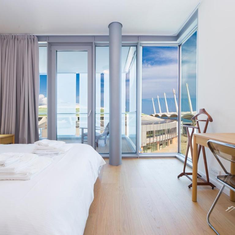 Waterfront Lux | 2BR | A/C| Parking By Tilo - Appartamento con 2 Camere da Letto e Vista Mare - 6