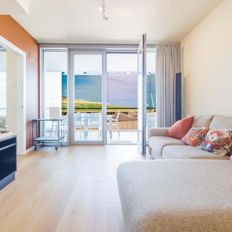 Waterfront Lux | 2BR | A/C| Parking By Tilo - Appartamento con 2 Camere da Letto e Vista Mare - 16